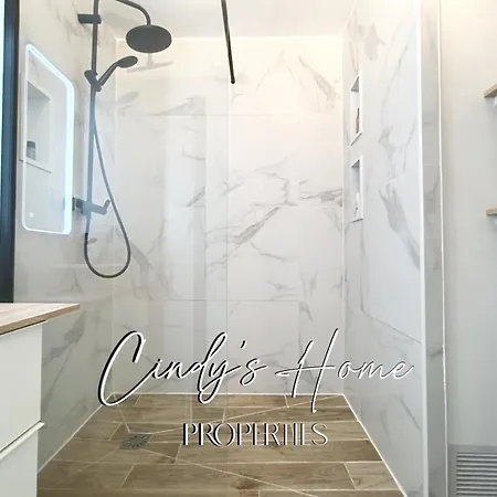 Logement Pour 4 - 2 Chambres, Parking & Balcon Apartment