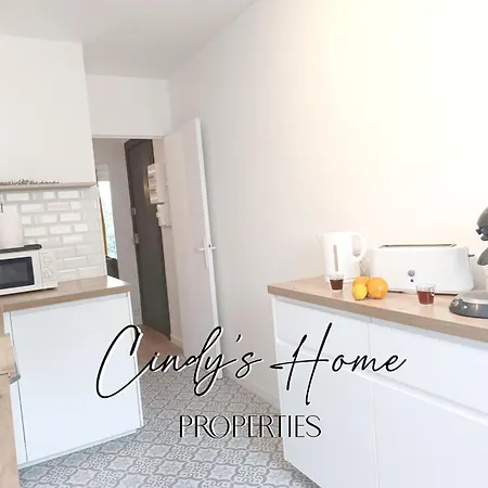 Logement Pour 4 - 2 Chambres, Parking & Balcon Apartment *